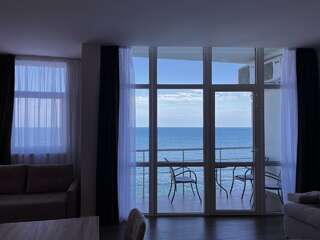 Апартаменты Наутилус Гурзуф Люкс с кроватью размера «king-size» и видом на море-6